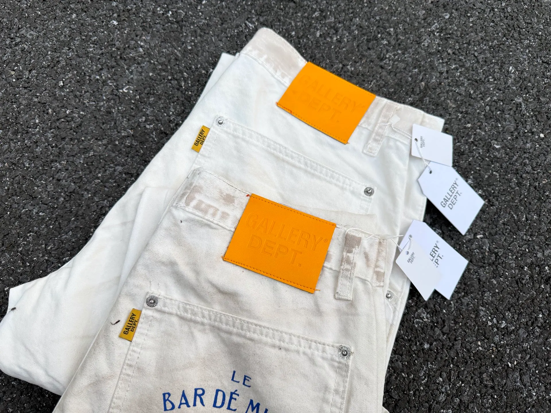 P270💰GA05 GALLERY DEPT. Dirty touch, splashed ink, hand-painted graffiti, washed, distressed, damaged, micro-flared casual overalls. Code number: 28 30 32 34 36